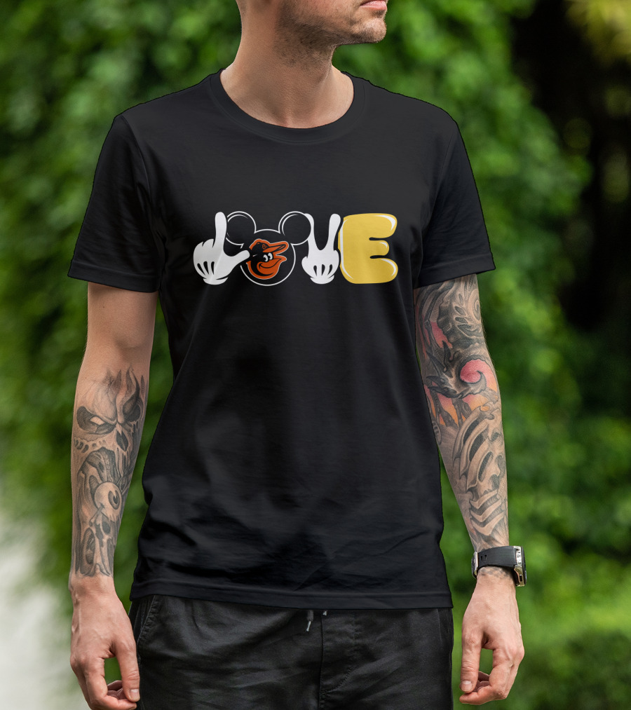 Love Baltimore Orioles Halloween Mickey Mouse Hands T-Shirt