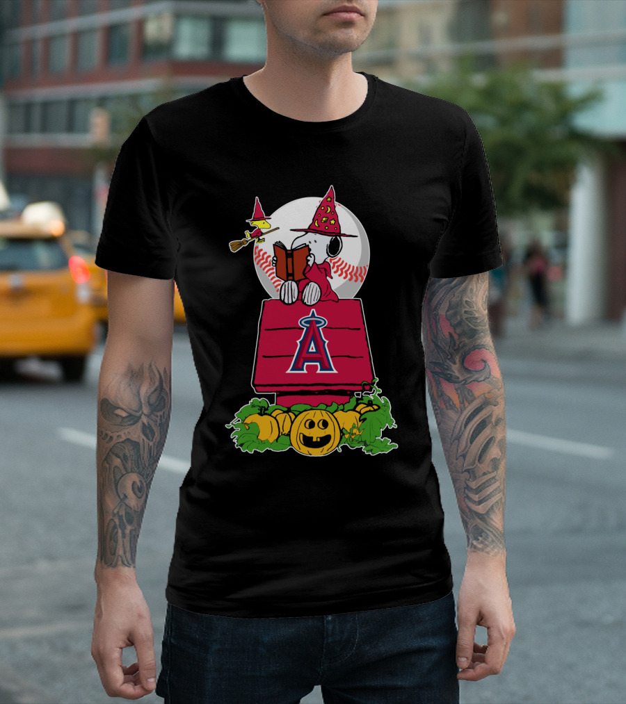 Snoopy And Woodstock Halloween Los Angeles Angels Baseball Pumpkin Scene T-Shirt