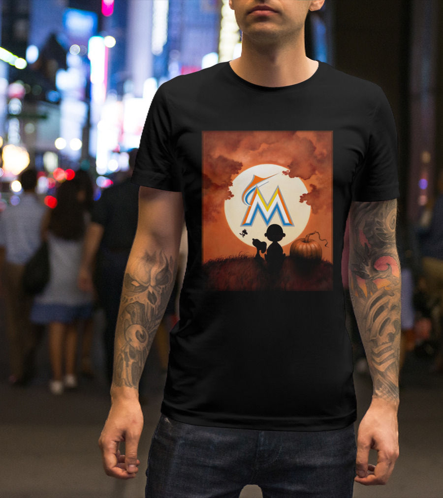 Halloween Miami Marlins Moonlit Silhouette And Pumpkin Scene T-Shirt
