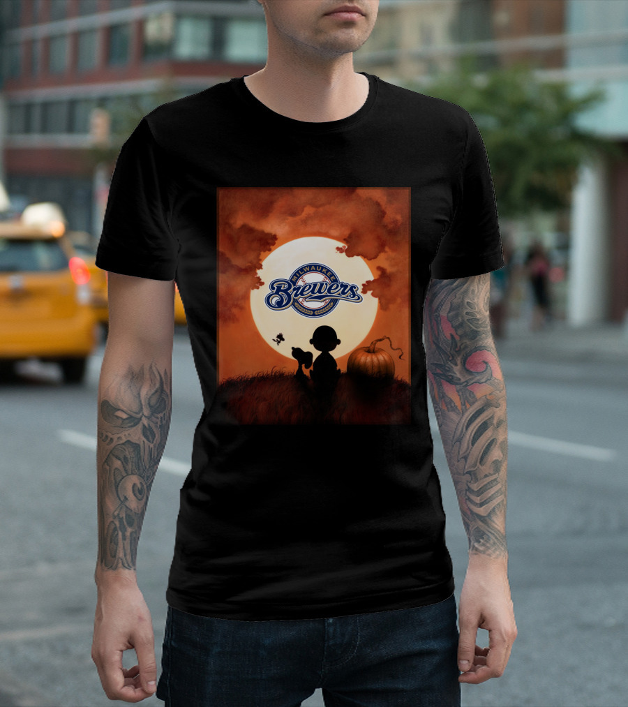 Milwaukee Brewers Halloween Full Moon Pumpkin Scene T-Shirt