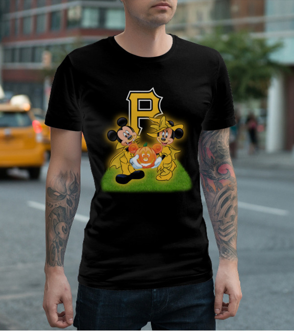 Pittsburgh Pirates Halloween Mickey And Minnie With Pumpkin T-Shirt