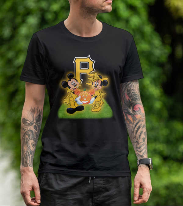 Pittsburgh Pirates Halloween Mickey And Minnie With Pumpkin T-Shirt