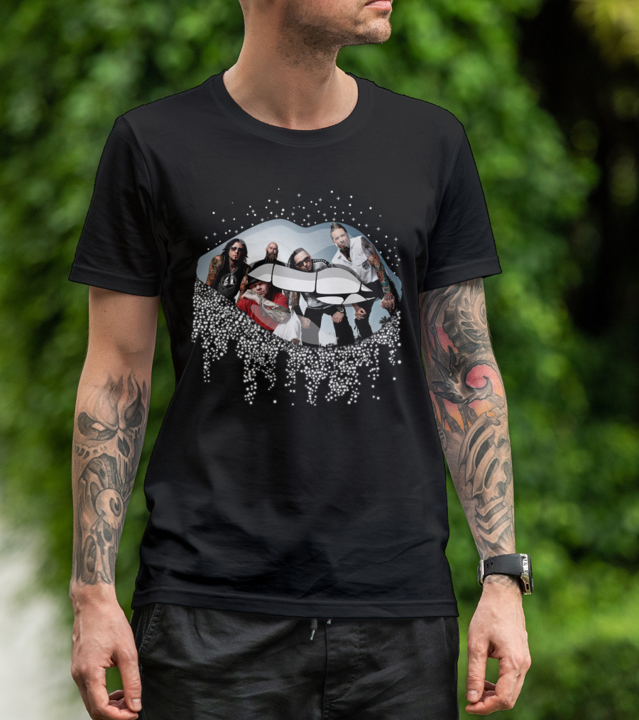 Five Finger Death Punch Band Members Inside Graffiti Lips With Glitter Effects T-Shirt