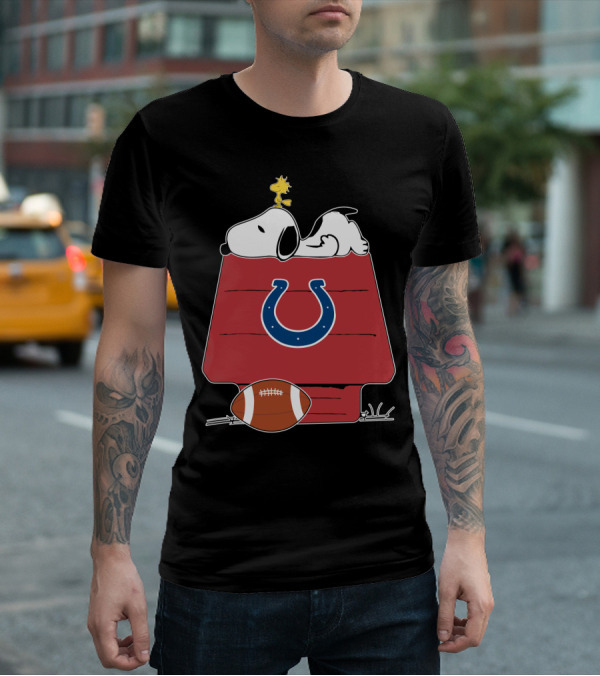 Indianapolis Colts Snoopy Doghouse With Football And Woodstock T-Shirt