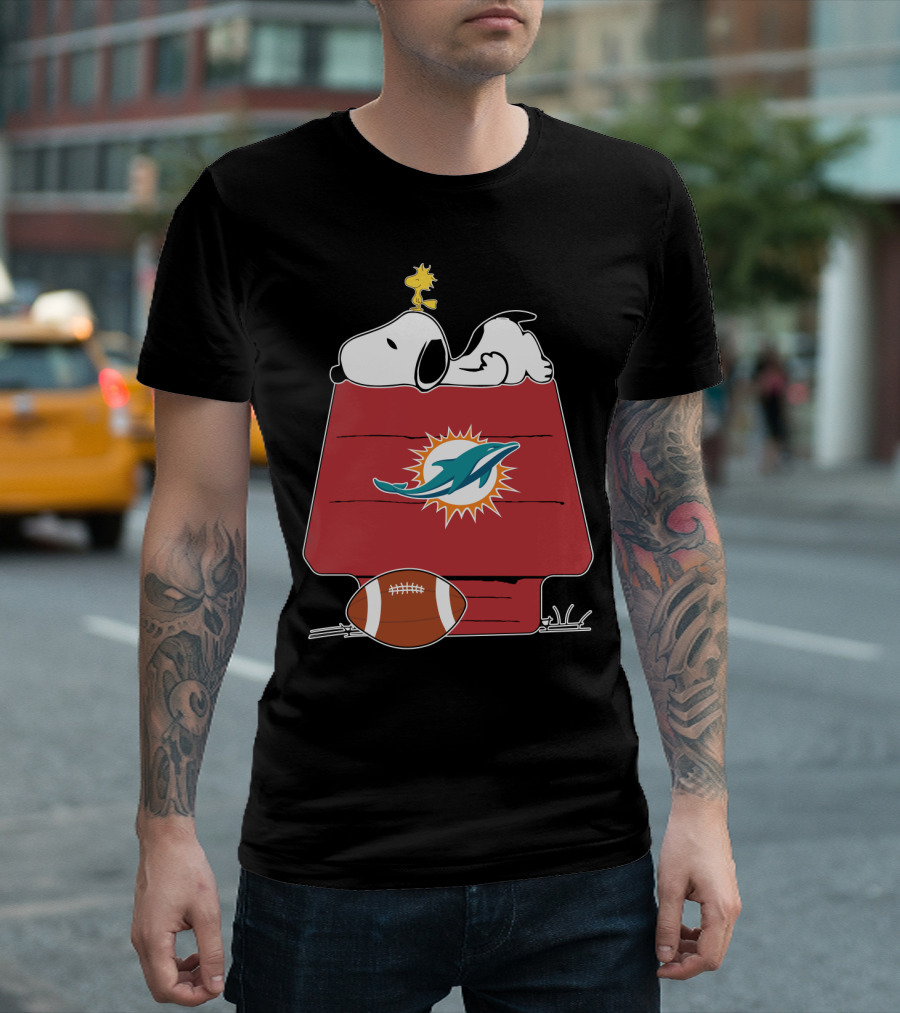 Snoopy And Woodstock Miami Dolphins Football House T-Shirt