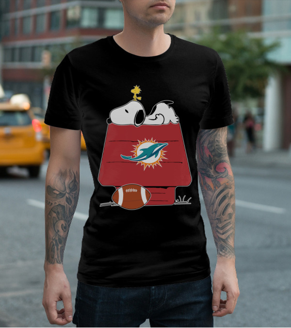 Snoopy And Woodstock Miami Dolphins Football House T-Shirt