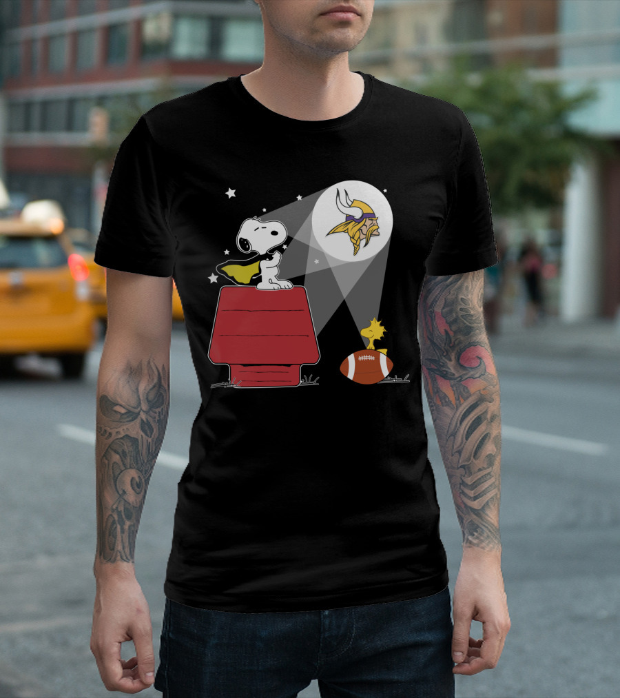 Snoopy Minnesota Vikings Fan Spotlight With Woodstock And Football T-Shirt