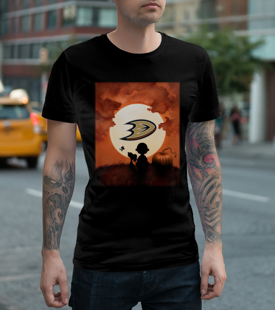 Anaheim Ducks Halloween Pumpkin Silhouette Moon Scene T-Shirt