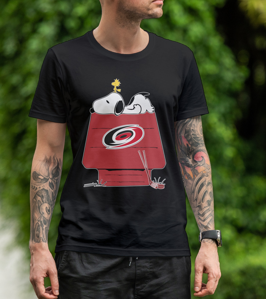 Snoopy And Woodstock Carolina Hurricanes Hockey Doghouse T-Shirt