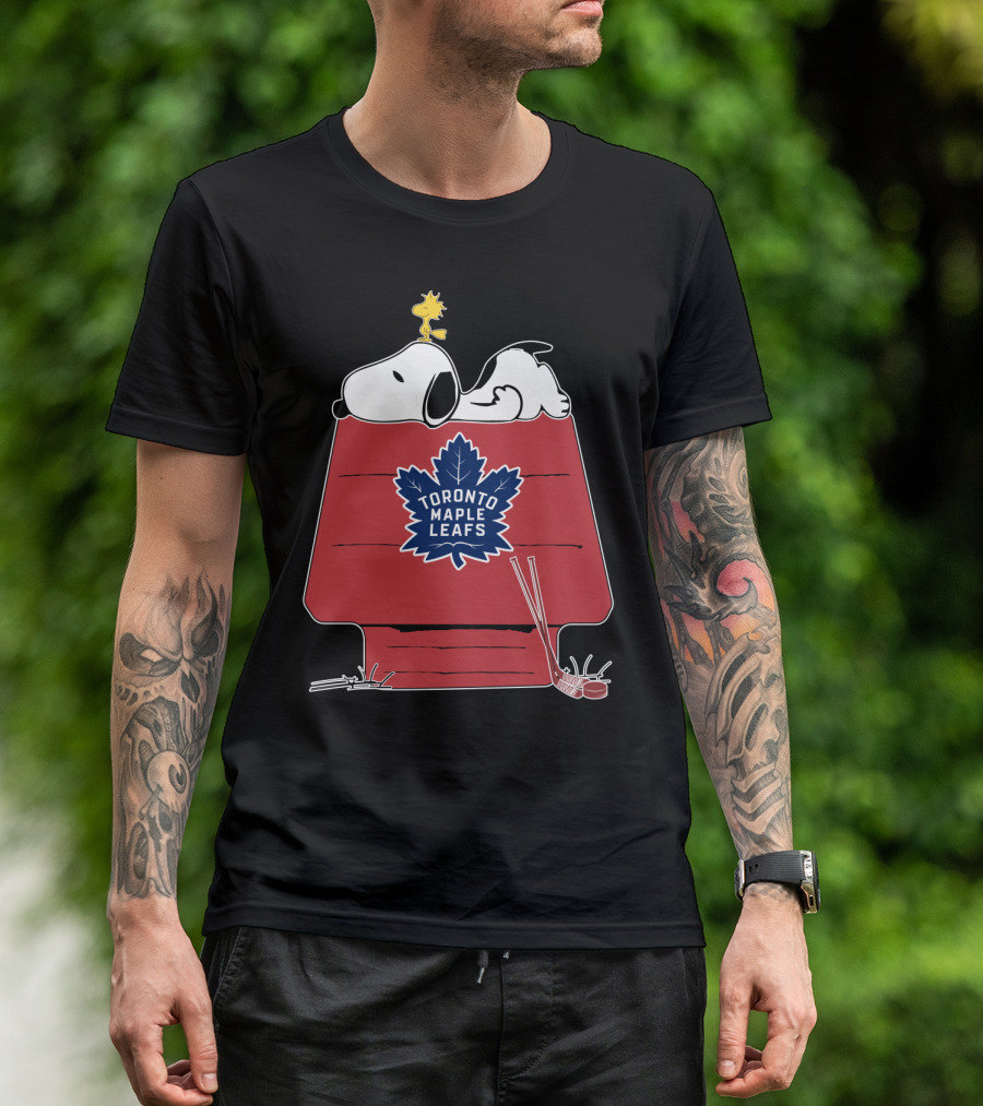 Snoopy And Woodstock With Toronto Maple Leafs Logo On Red House With Hockey Sticks T-Shirt