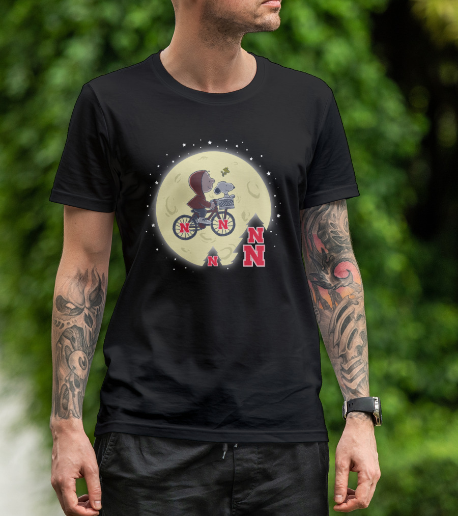 Halloween Nebraska CORNHUSKERS Football Moon Bicycle Peanuts E.T. Crossover T-Shirt