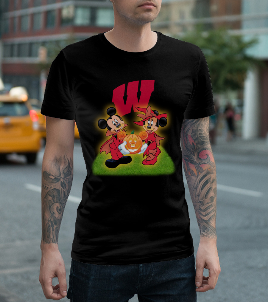 Halloween Wisconsin Badgers Football Mickey Minnie Pumpkin T-Shirt