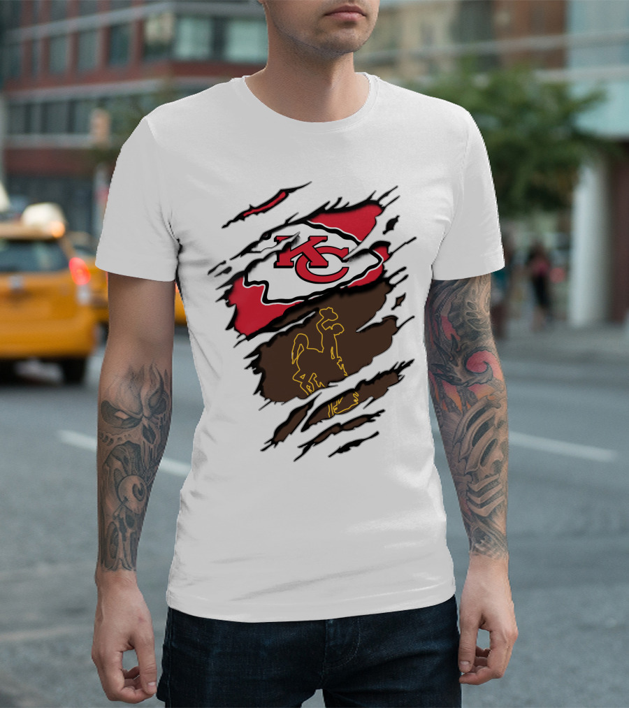 Kansas City Chiefs Wyoming Cowboys Logo Mashup T-Shirt