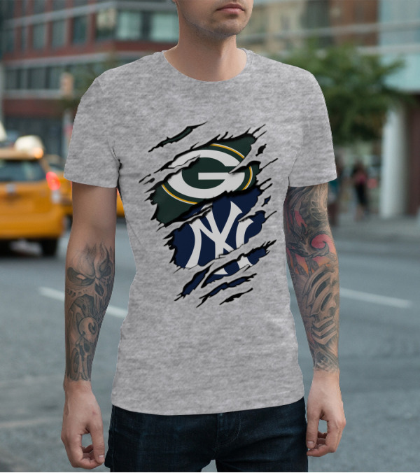 Green Bay Packers New York Yankees Torn Logo Fusion T-Shirt