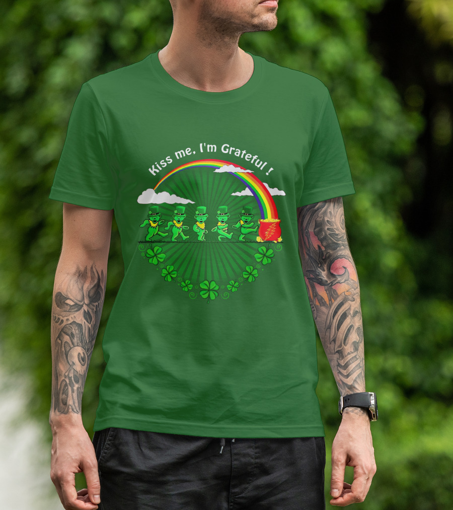 Kiss Me I'm Grateful Rainbow Leprechauns And Shamrock Parade T-Shirt