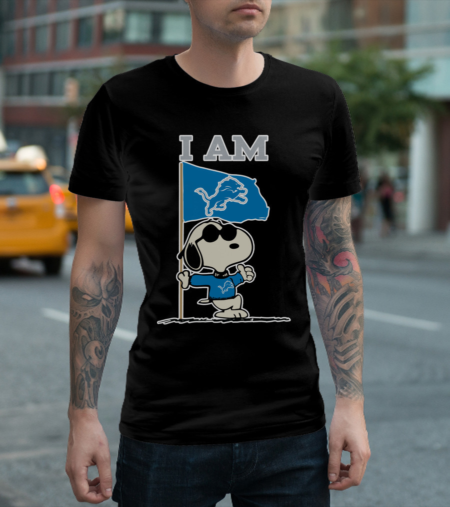 I Am Detroit Lions Snoopy Flag Football Fan T-Shirt