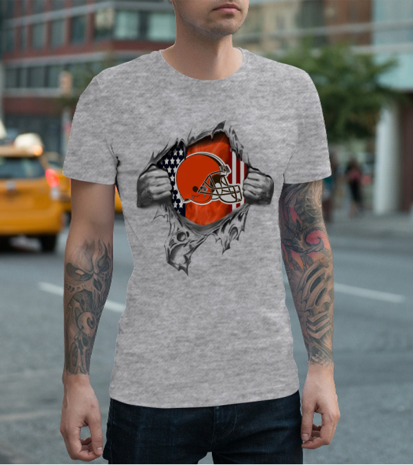 Cleveland Browns Helmet Ripped American Flag T-Shirt