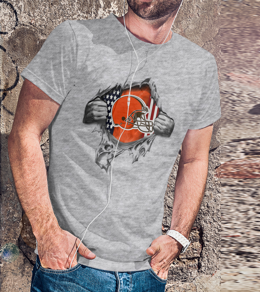 Cleveland Browns Helmet Over American Flag Background With Grayscale Ripped Effect T-Shirt