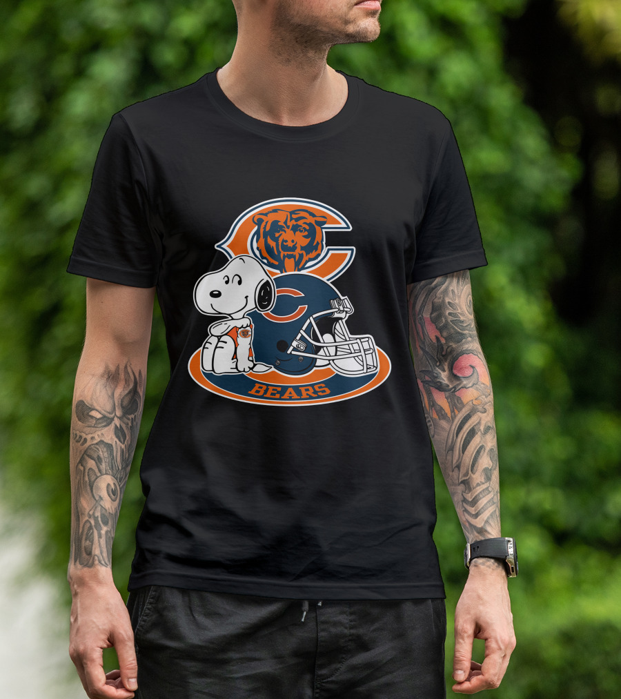 Chicago Bears Snoopy Bear Helmet T-Shirt
