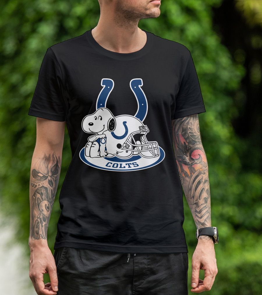 Indianapolis Colts Snoopy With Helmet And Horseshoe T-Shirt