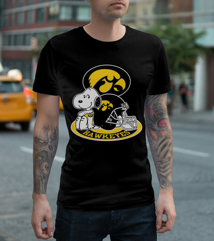 Snoopy Iowa Hawkeyes Helmet Fan T-Shirt