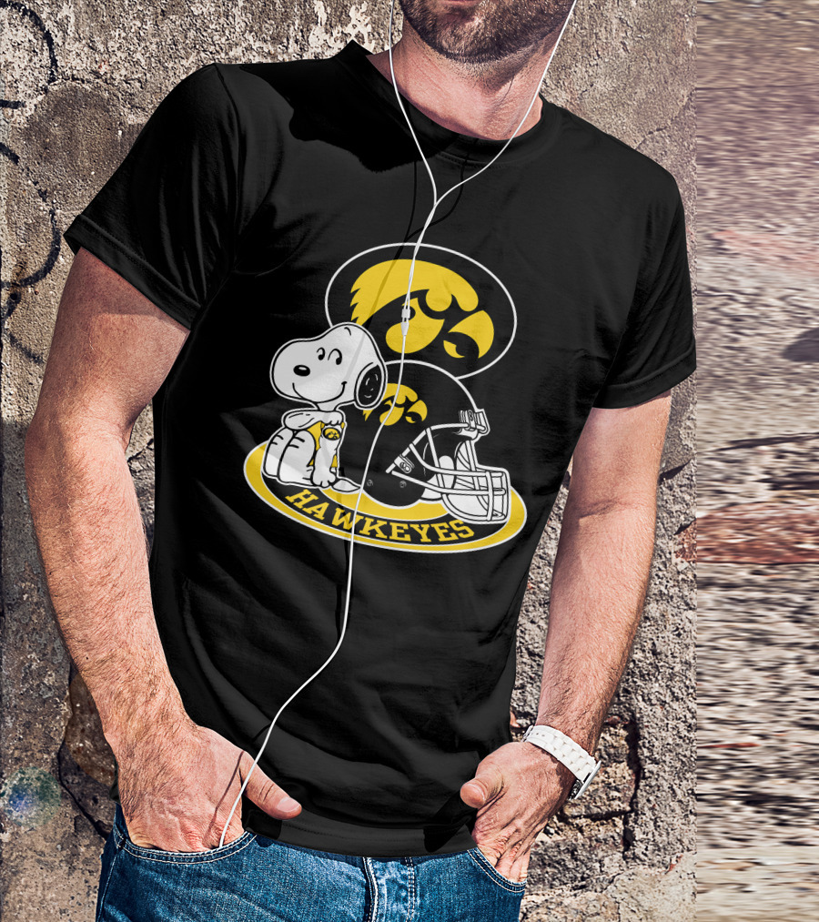 Snoopy Iowa Hawkeyes Helmet Fan T-Shirt