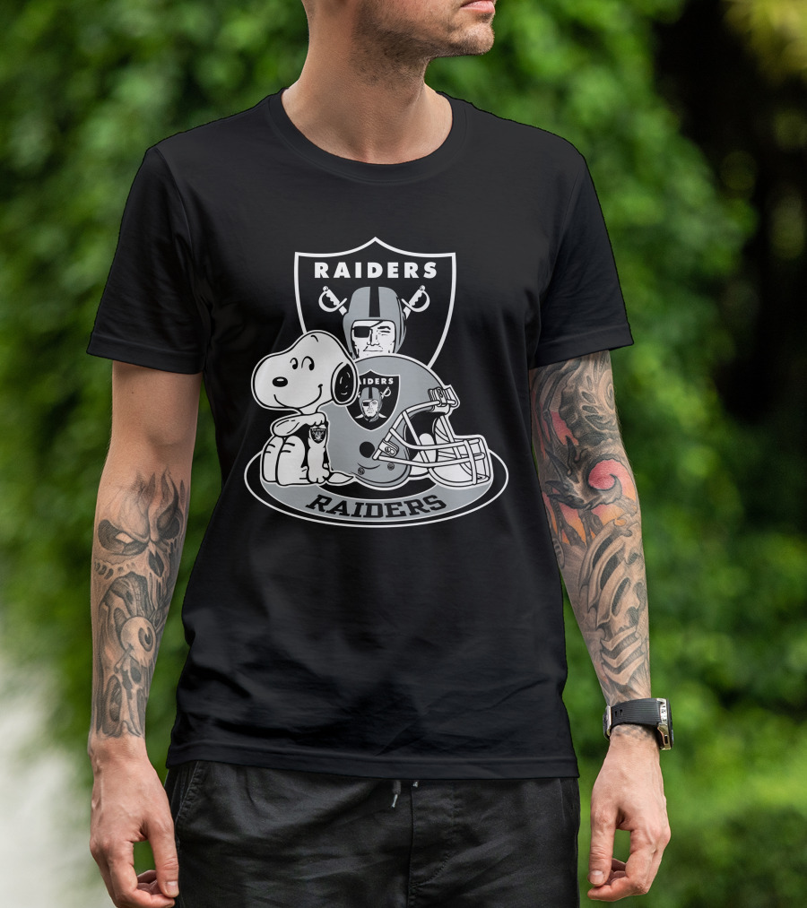 Las Vegas Raiders Snoopy Helmet And Shield T-Shirt