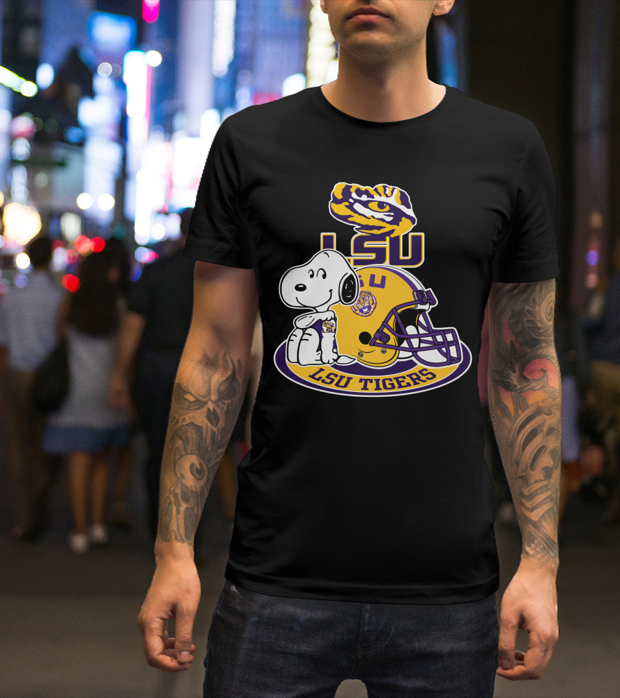 Lsu Tigers Snoopy Football Helmet T-Shirt