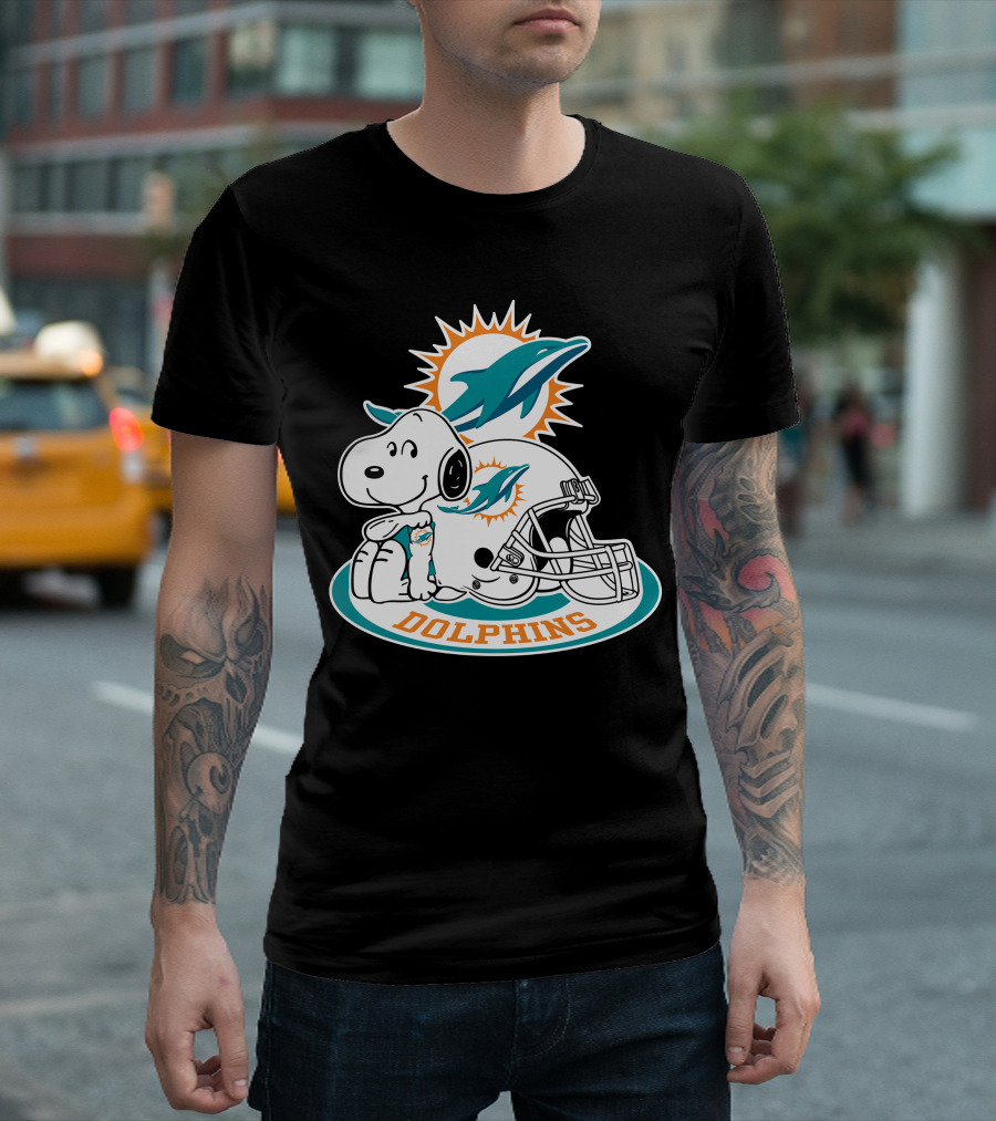 Miami Dolphins Snoopy Helmet Logo With Peanuts Character T-Shirt