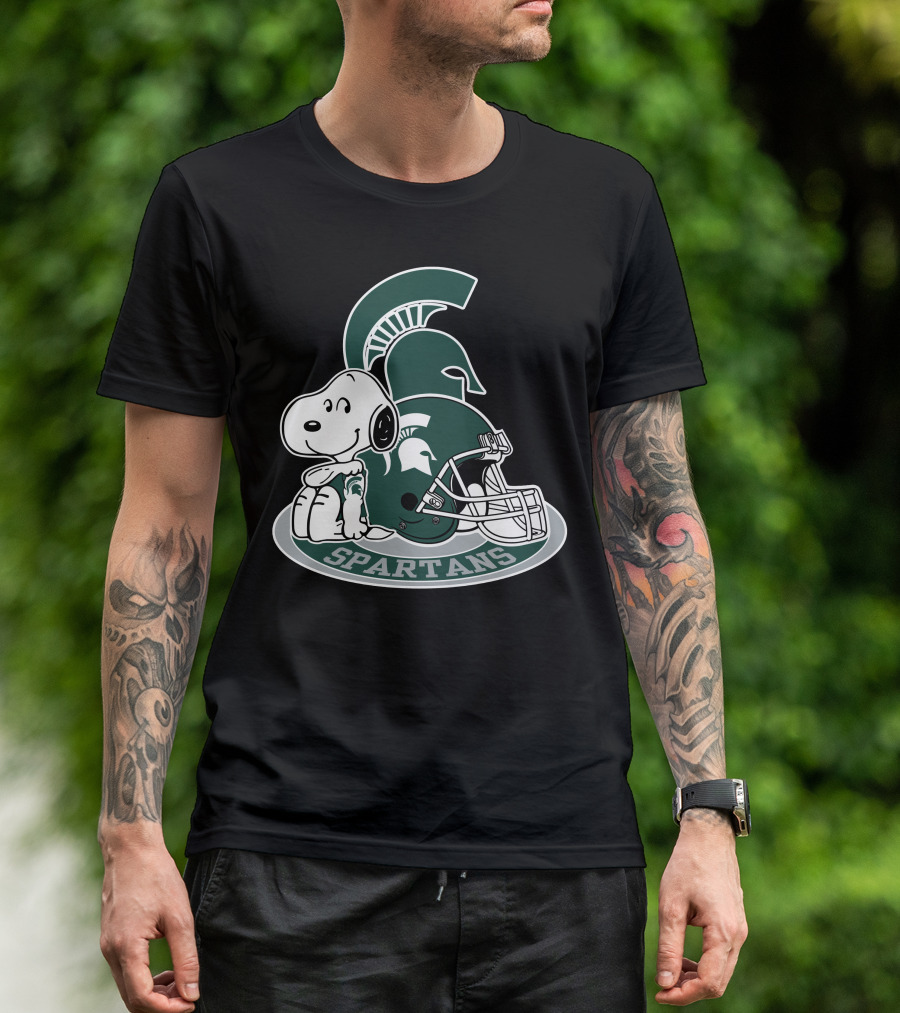 Snoopy Michigan State Spartans Football Helmet T-Shirt