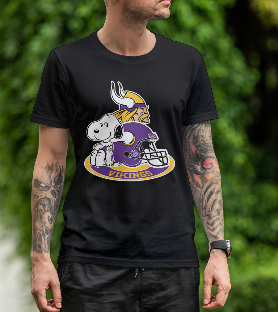 Minnesota Vikings Snoopy Helmet Vikings T-Shirt