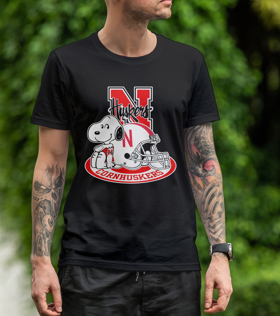 Huskers Nebraska Cornhuskers Snoopy With Helmet T-Shirt