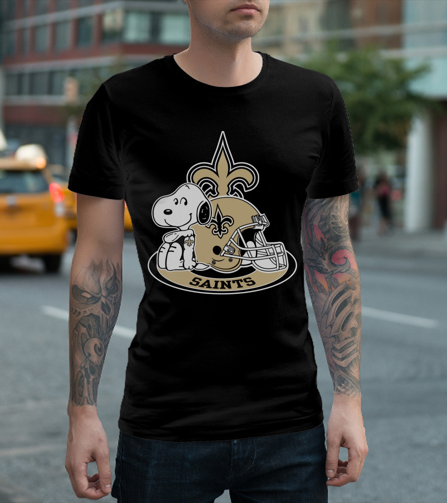 Snoopy New Orleans Saints Football Helmet Fleur-De-Lis T-Shirt