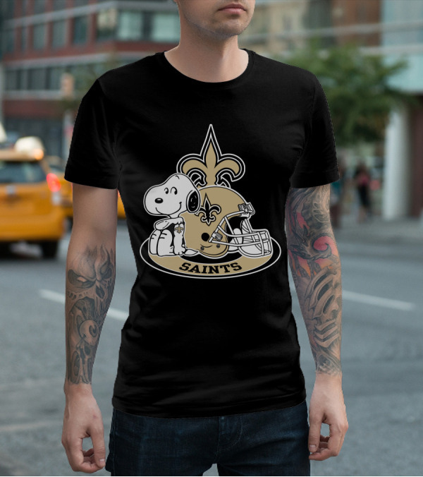 Snoopy New Orleans Saints Football Helmet Fleur-De-Lis T-Shirt