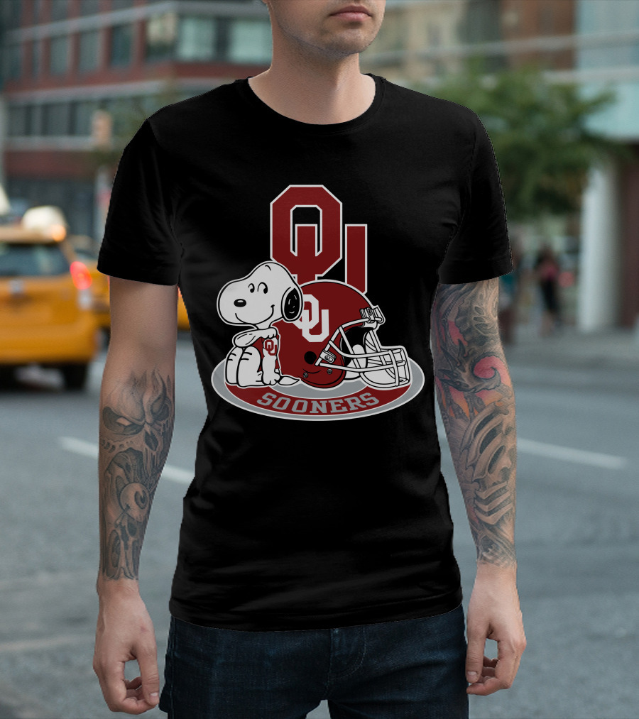 Oklahoma Sooners Snoopy Ou Helmet T-Shirt