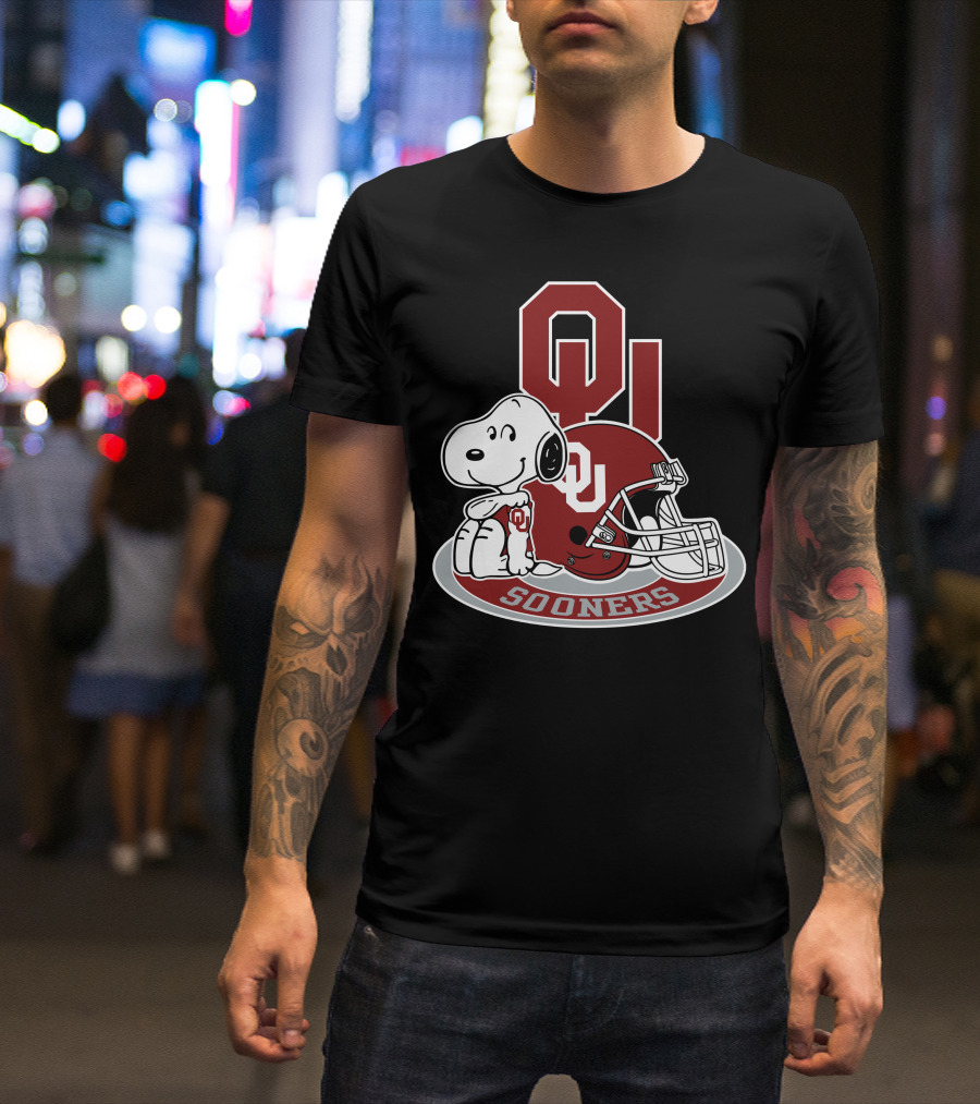 Oklahoma Sooners Snoopy Ou Helmet T-Shirt