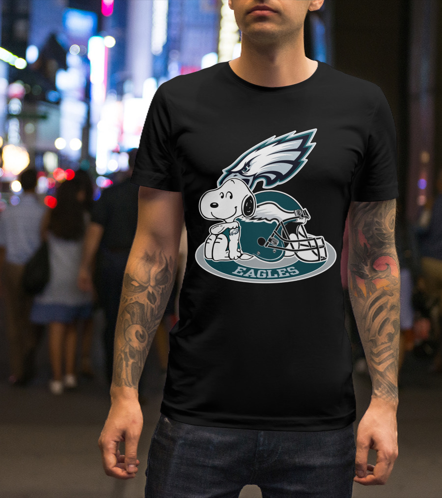 Philadelphia Eagles Snoopy Helmet T-Shirt