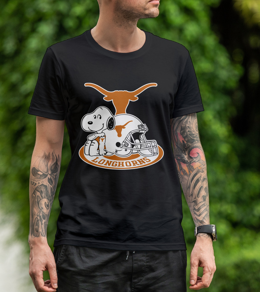 Texas Longhorns Snoopy Football Helmet T-Shirt