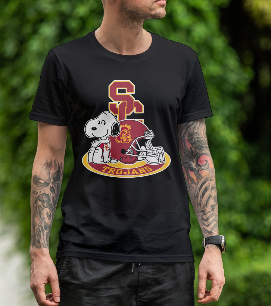 Usc Trojans Snoopy Football Helmet T-Shirt