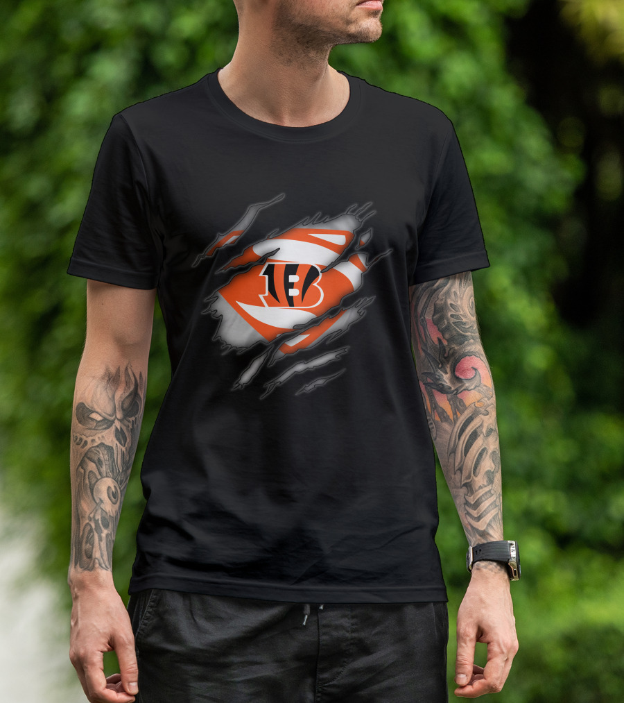 Cincinnati Bengals Superman Logo Ripped T-Shirt