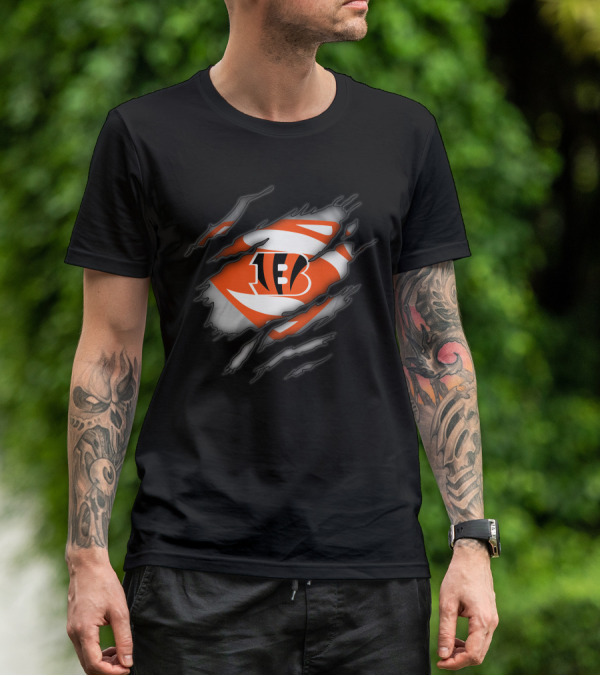 Cincinnati Bengals Superman Logo Ripped T-Shirt