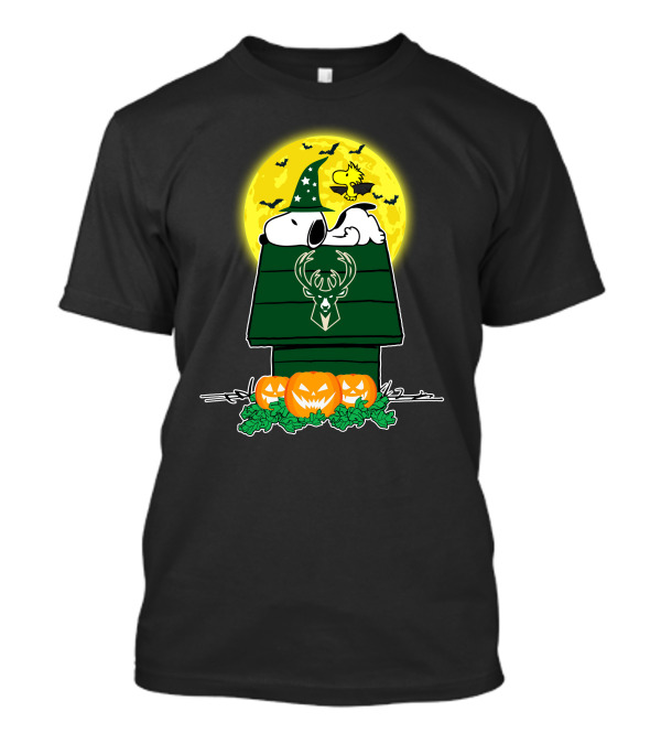 Milwaukee Bucks Snoopy Woodstock Halloween Pumpkins Moon House T-Shirt