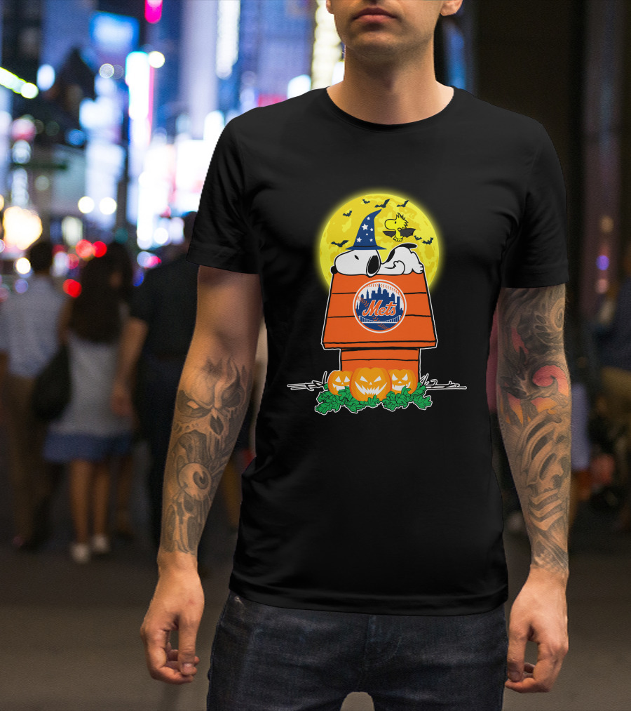 New York Mets Snoopy Halloween Pumpkin Moon Scene T-Shirt