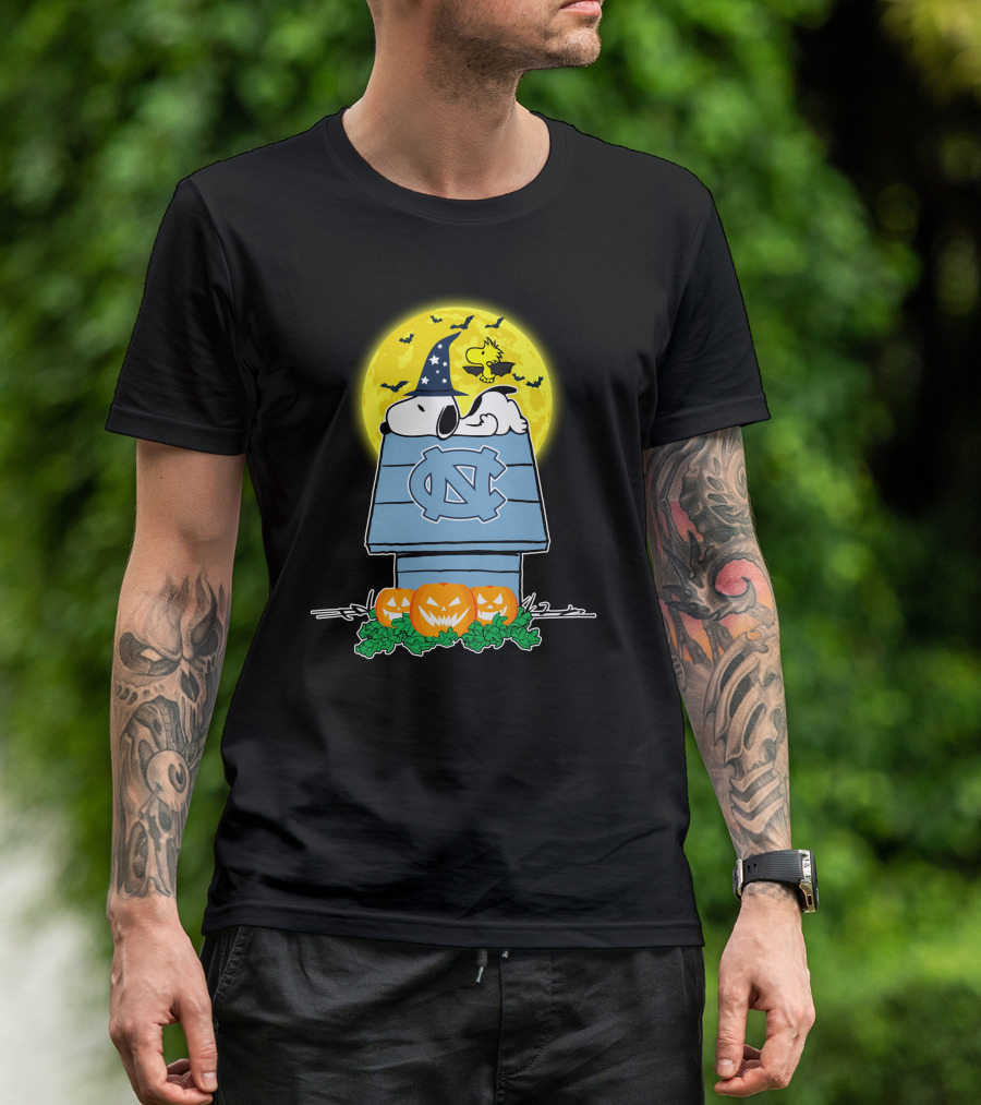 Snoopy North Carolina Tar Heels Halloween Pumpkins Moon T-Shirt