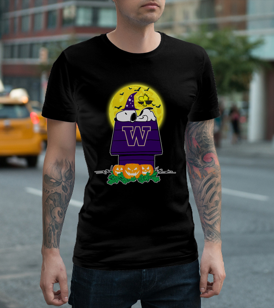 Washington Huskies Snoopy Woodstock Halloween Moon Jack-O'-Lanterns T-Shirt