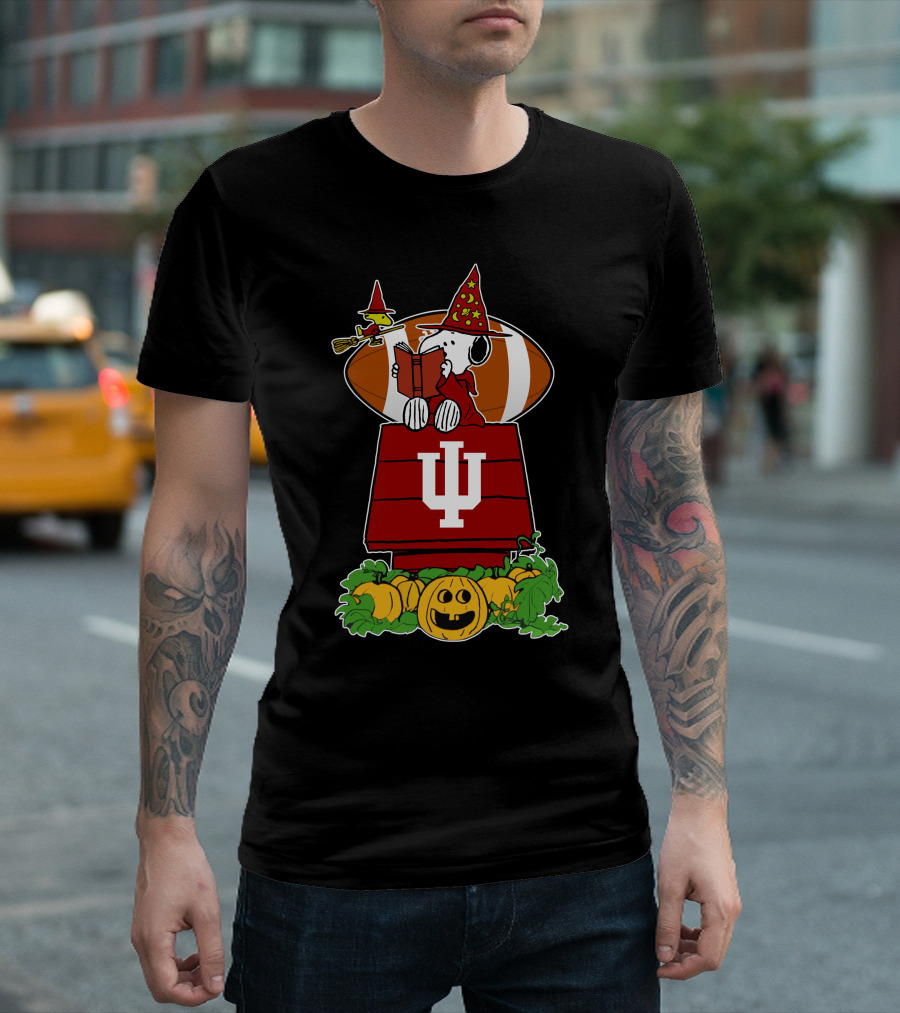 Indiana Hoosiers Snoopy Halloween Witch Reading Football Pumpkins T-Shirt