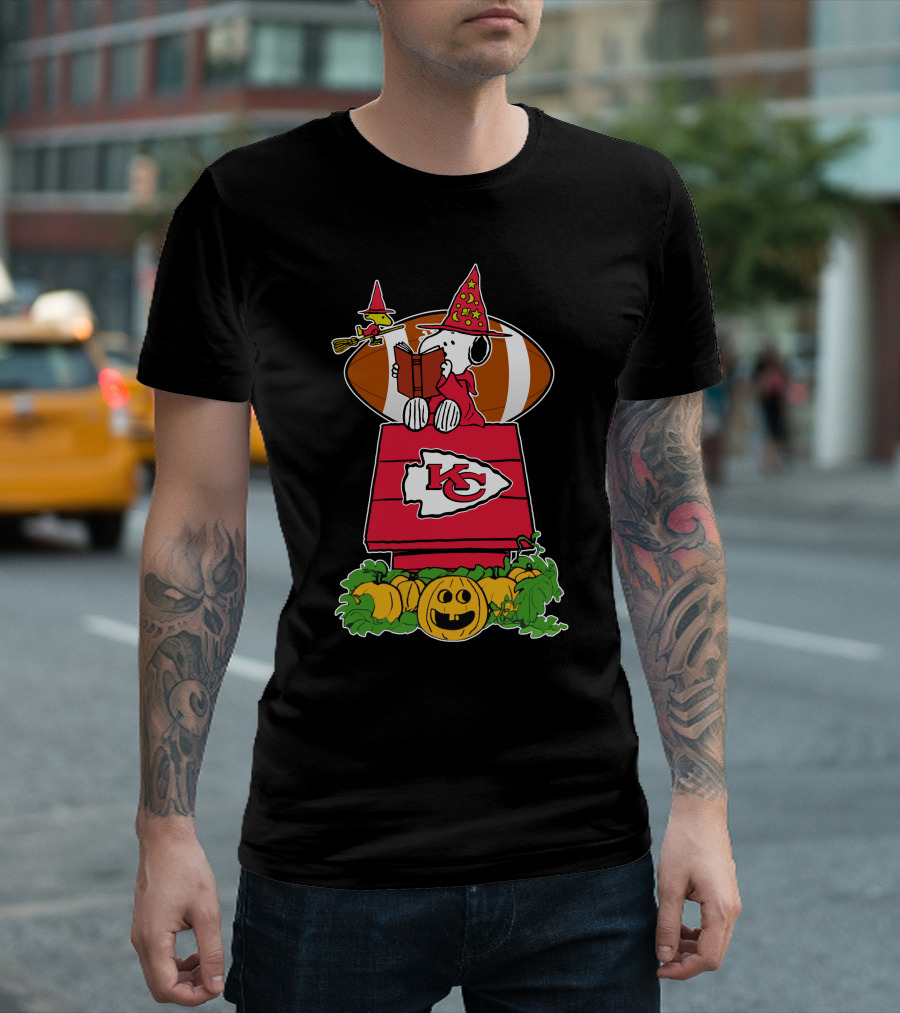Kansas City Chiefs Snoopy Halloween Witch With Football And Pumpkins T-Shirt