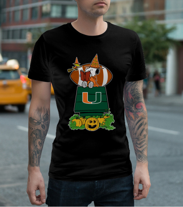 Miami Hurricanes Snoopy Halloween Pumpkin Peanuts Football T-Shirt