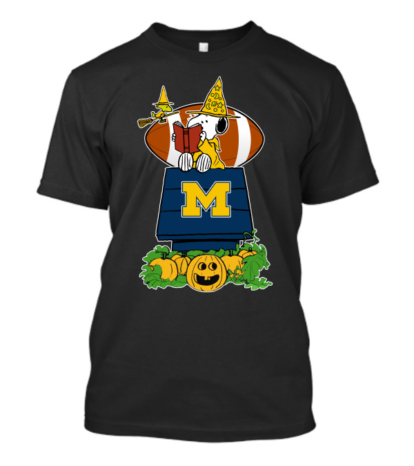 Michigan Wolverines Snoopy Halloween Pumpkin Football Scene T-Shirt