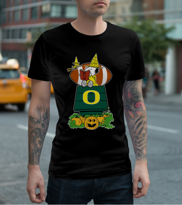 Snoopy Halloween Oregon Ducks Football Pumpkin House T-Shirt